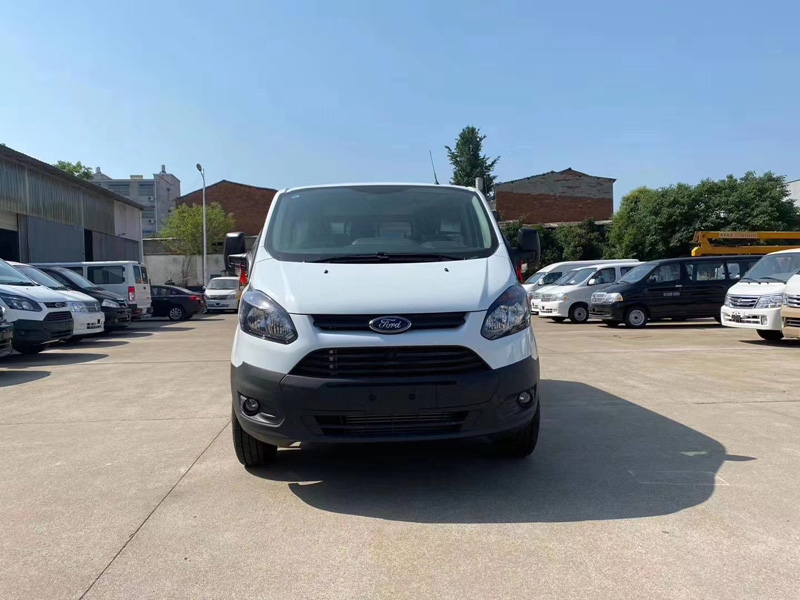 福特新全順(柴油短軸)殯葬服務(wù)車(chē) 福特新全順(柴油短軸)殯葬服務(wù)車(chē)