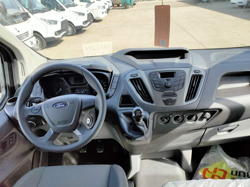 福特新全順(柴油短軸)殯葬服務(wù)車(chē) 福特新全順(柴油短軸)殯葬服務(wù)車(chē)